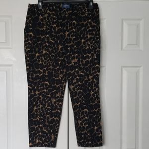 🆕️Leopard Print Cropped Pants 12